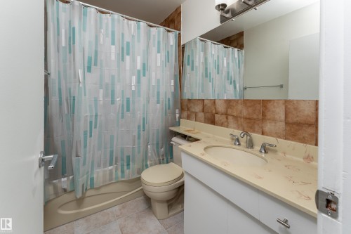 16029 95 Avenue Nw, Edmonton, AB 