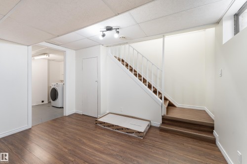 16029 95 Avenue Nw, Edmonton, AB 