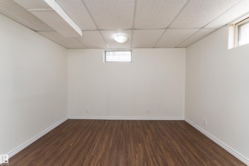 16029 95 Avenue Nw, Edmonton, AB 