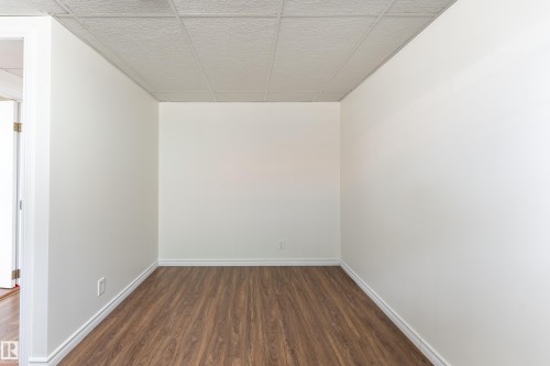 16029 95 Avenue Nw, Edmonton, AB 