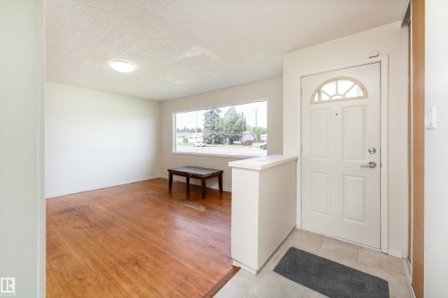 16029 95 Avenue Nw, Edmonton, AB 
