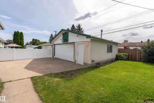 16029 95 Avenue Nw, Edmonton, AB 