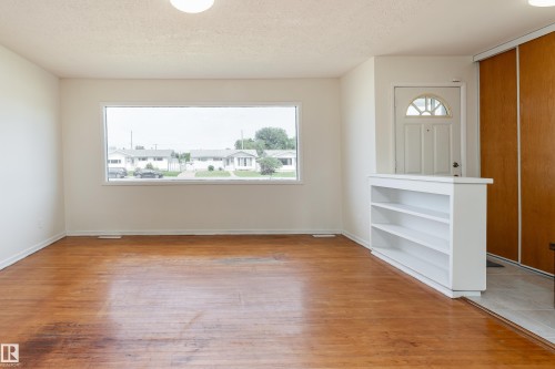 16029 95 Avenue Nw, Edmonton, AB 