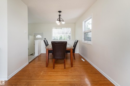 16029 95 Avenue Nw, Edmonton, AB 