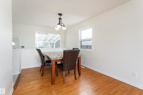 16029 95 Avenue Nw, Edmonton, AB 