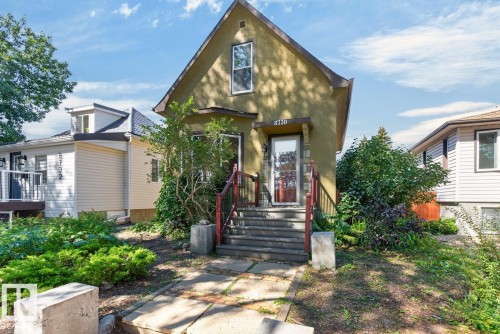 8730 84 Avenue Nw, Edmonton, AB 
