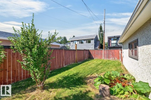 8730 84 Avenue Nw, Edmonton, AB 