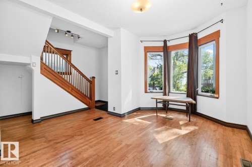 8730 84 Avenue Nw, Edmonton, AB 