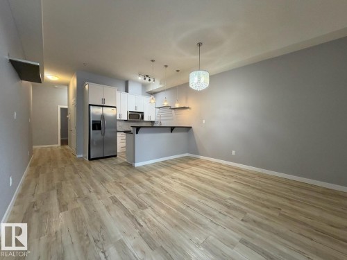 #128 10531 117 St Nw, Edmonton, AB - Indoor Photo Showing Kitchen