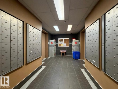 #128 10531 117 St Nw, Edmonton, AB - Indoor Photo Showing Other Room