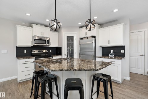 3893 Gallinger Loop Nw, Edmonton, AB 