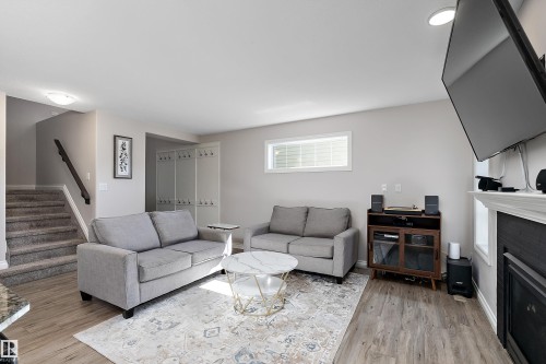 3893 Gallinger Loop Nw, Edmonton, AB 