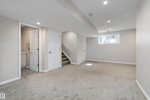 3893 Gallinger Loop Nw, Edmonton, AB 