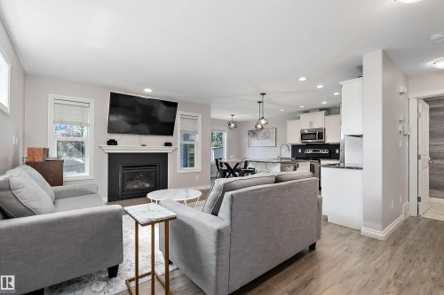 3893 Gallinger Loop Nw, Edmonton, AB 