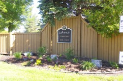 #27 9505 176 ST NW  Edmonton, AB T5T 5Z4