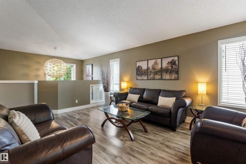 15309 138B Street Nw, Edmonton, AB - Indoor Photo Showing Living Room