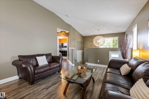 15309 138B Street Nw, Edmonton, AB - Indoor Photo Showing Living Room