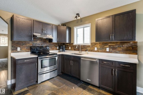 15309 138B Street Nw, Edmonton, AB - Indoor Photo Showing Kitchen