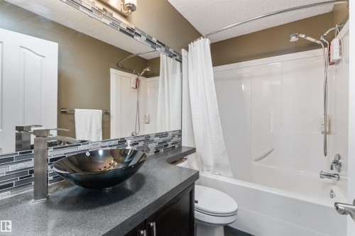 15309 138B Street Nw, Edmonton, AB - Indoor Photo Showing Bathroom