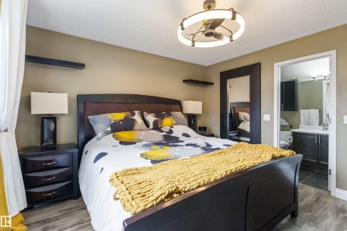 15309 138B Street Nw, Edmonton, AB - Indoor Photo Showing Bedroom