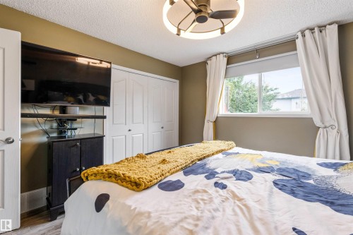 15309 138B Street Nw, Edmonton, AB - Indoor Photo Showing Bedroom