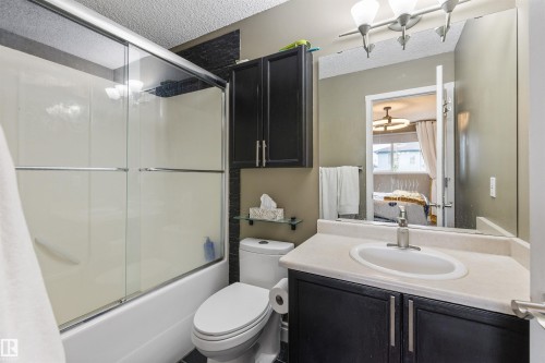 15309 138B Street Nw, Edmonton, AB - Indoor Photo Showing Bathroom