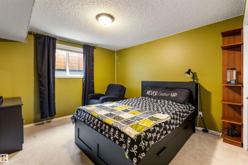15309 138B Street Nw, Edmonton, AB - Indoor Photo Showing Bedroom