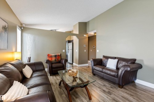 15309 138B Street Nw, Edmonton, AB - Indoor Photo Showing Living Room
