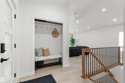 4704 106A Avenue Nw, Edmonton, AB 