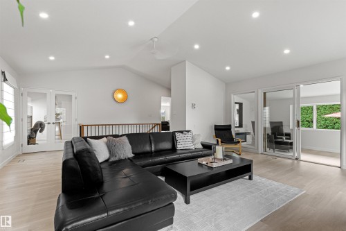 4704 106A Avenue Nw, Edmonton, AB 