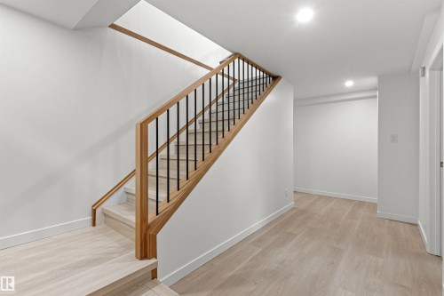 4704 106A Avenue Nw, Edmonton, AB 