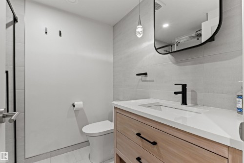 4704 106A Avenue Nw, Edmonton, AB 