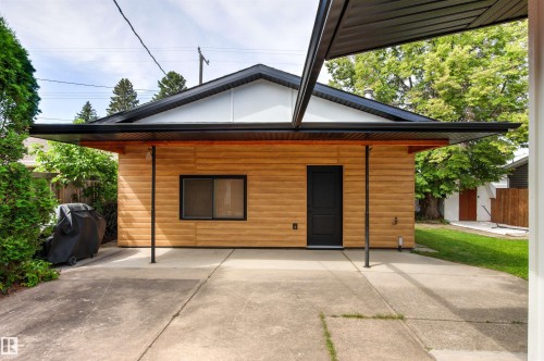 4704 106A Avenue Nw, Edmonton, AB 