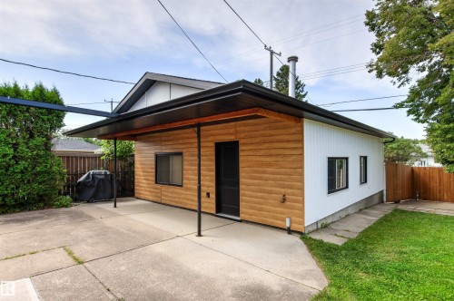 4704 106A Avenue Nw, Edmonton, AB 