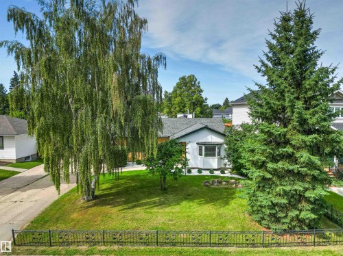 4704 106A Avenue Nw, Edmonton, AB 