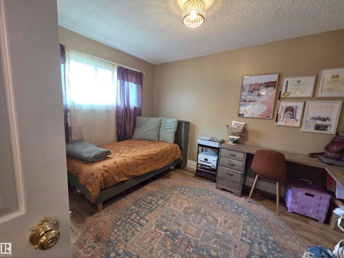623 Willow Court Nw, Edmonton, AB 
