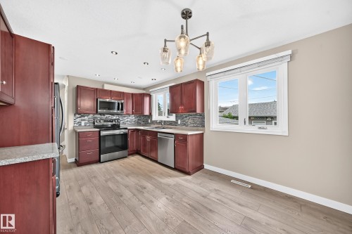 12730 90 Street Nw, Edmonton, AB 