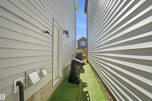 Additional content - 2027 13 Avenue Nw, Edmonton, AB 