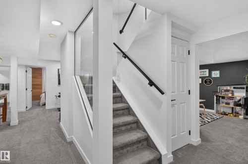 653 Whiston Wynd Nw, Edmonton, AB 
