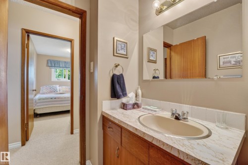 7503 135A Avenue Nw, Edmonton, AB 