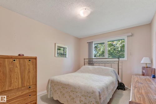 7503 135A Avenue Nw, Edmonton, AB 