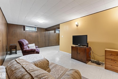 7503 135A Avenue Nw, Edmonton, AB 