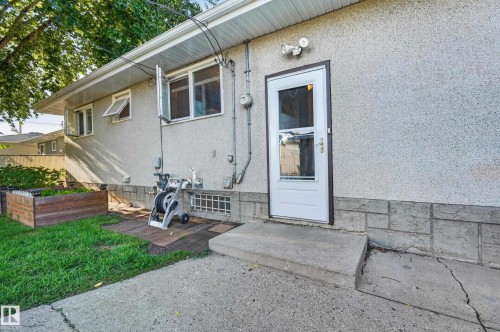 7503 135A Avenue Nw, Edmonton, AB 
