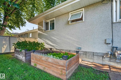7503 135A Avenue Nw, Edmonton, AB 