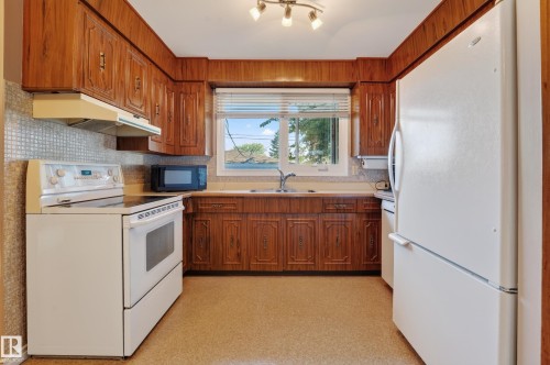 7503 135A Avenue Nw, Edmonton, AB 