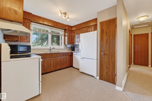 7503 135A Avenue Nw, Edmonton, AB 