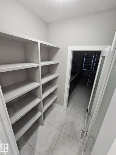 Walk through pantry - Edmonton, AB 