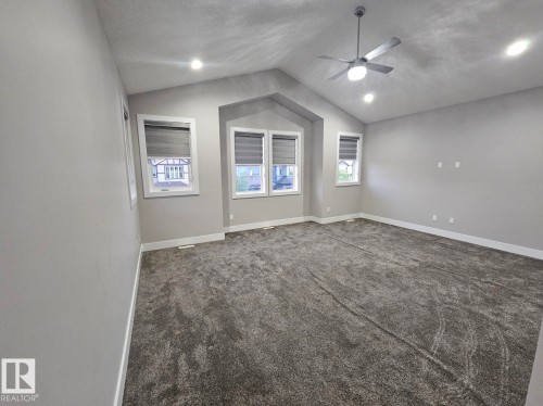 Huge 18' x 14' Bonus Room - Edmonton, AB 