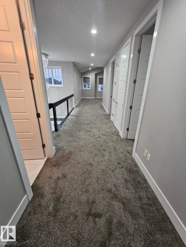 Wide Spacious Hall - Edmonton, AB 