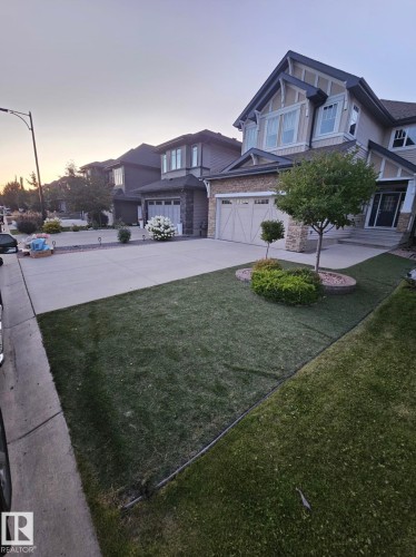 RARE- no front city sidewalk.... LET IT SNOW :) - Edmonton, AB 
